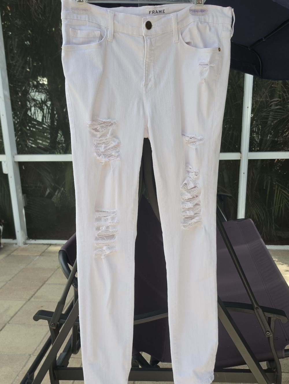 FRAME DENIM White Ripped Skinny Jeans 'Le Skinny de Jeanne'